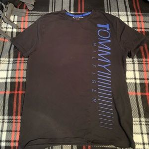 Tommy Hilfiger Sport T-shirt (featuring a puppy)